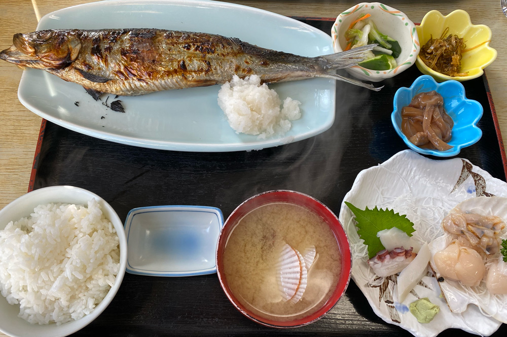 民宿 青塚食堂の特大にしん焼き定食(北海道小樽市)
