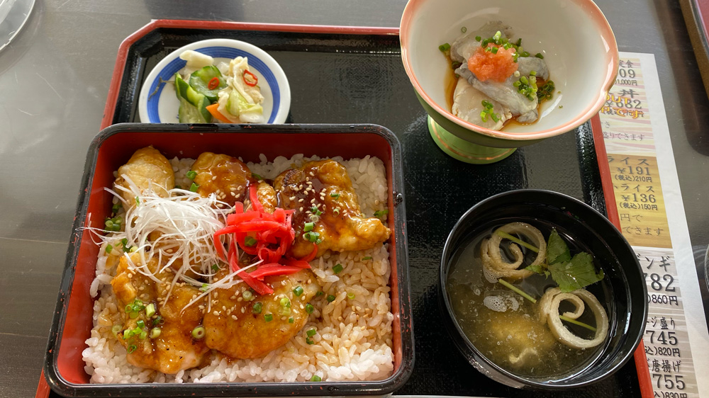 ・花みさきの真ふぐ照り焼き丼(北海道苫前郡)